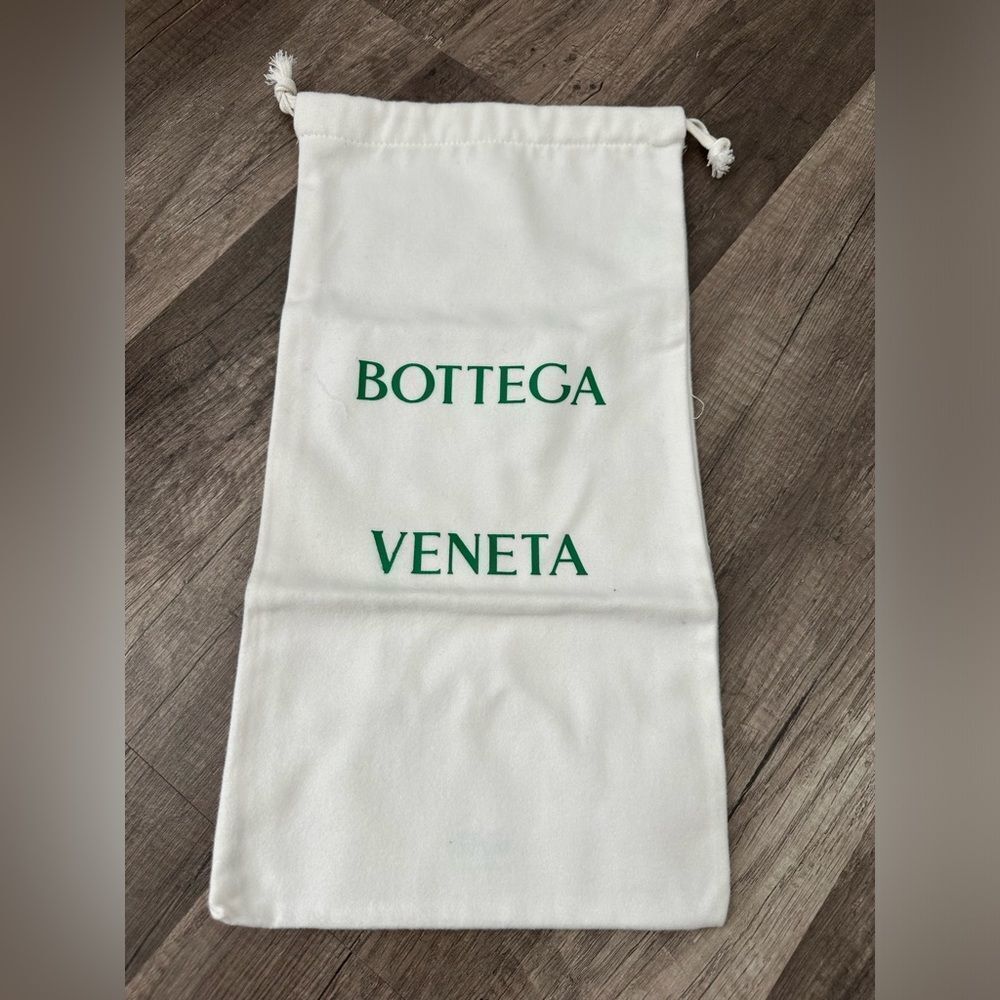 Bottega Veneta shoes dustbag
